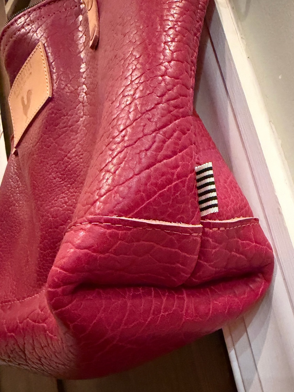 Meanwhile Back on the Farm Limited Edition Raspberry Buffalo Leather Handtote - Picture 4 of 10